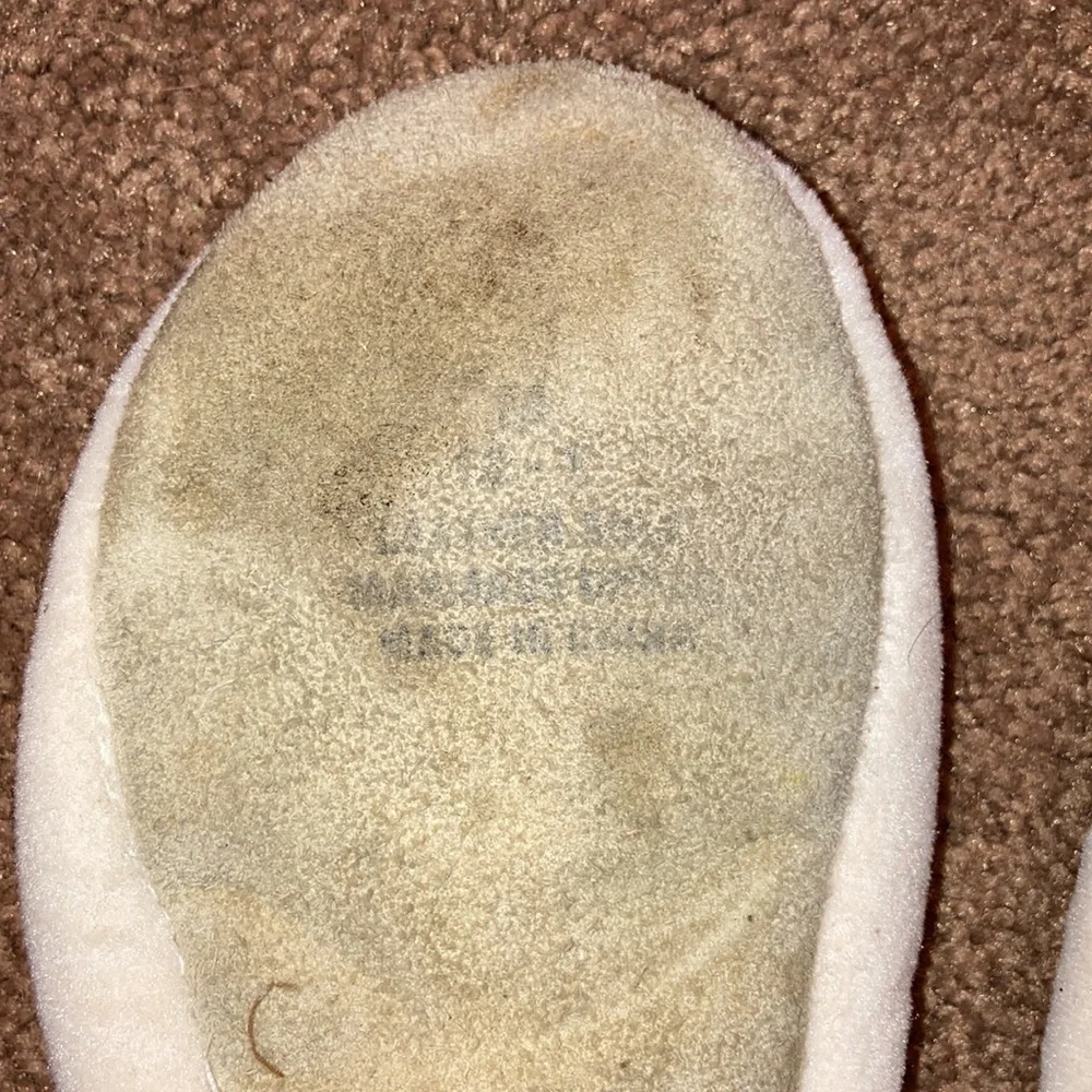 🌻5/$15-Vintage girls slippers ivory plush size 13-1 EUC